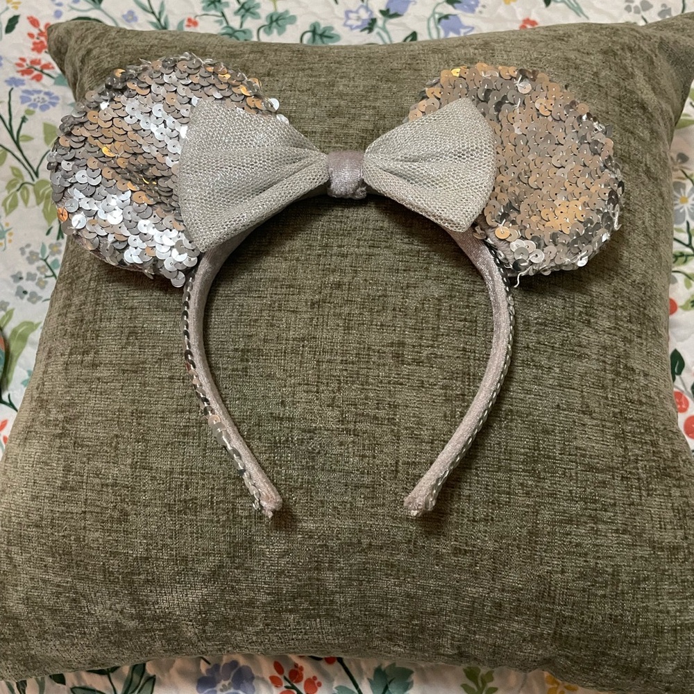 Minnie ears